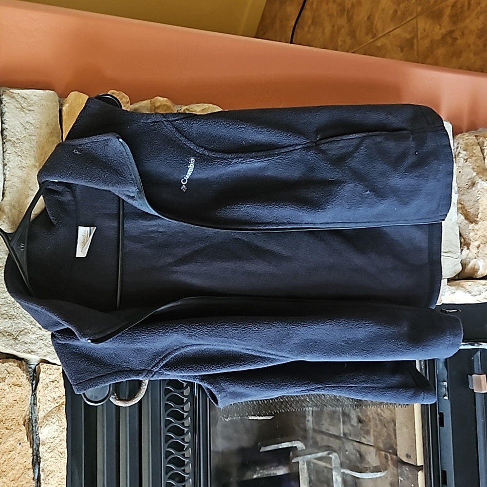 Black Columbia zipper vest